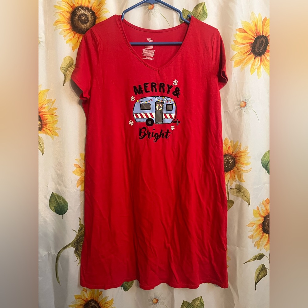 Red 'Merry & Bright' Graphic Nightgown
